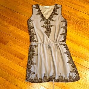 Beaded tan dress in great condition💓